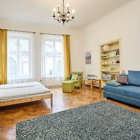Plac Mariacki 8 * Krakov