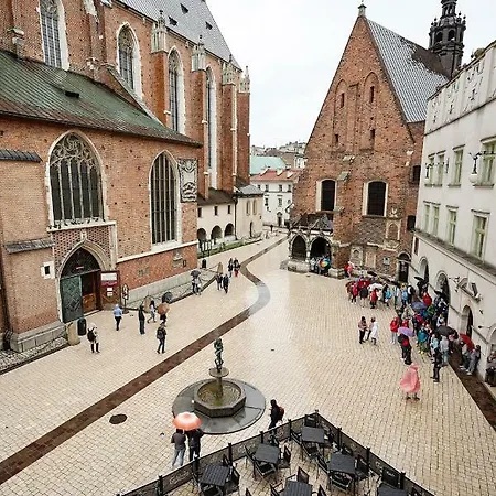 Plac Mariacki 8 * Krakow